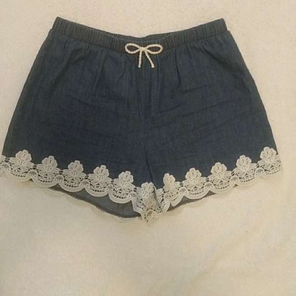 Sequin Hearts Pants - Denim colored shorts with lace details Sequin Hearts Pants - Denim colored shorts with lace details